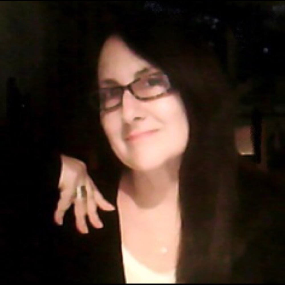 Meet your Posher, Leslie
